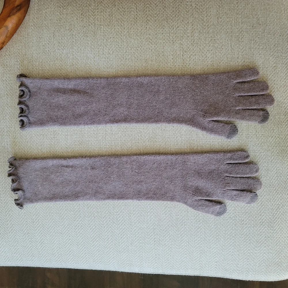 Wild Fable one size elbow length lettuce edge stretch knit lavender gloves